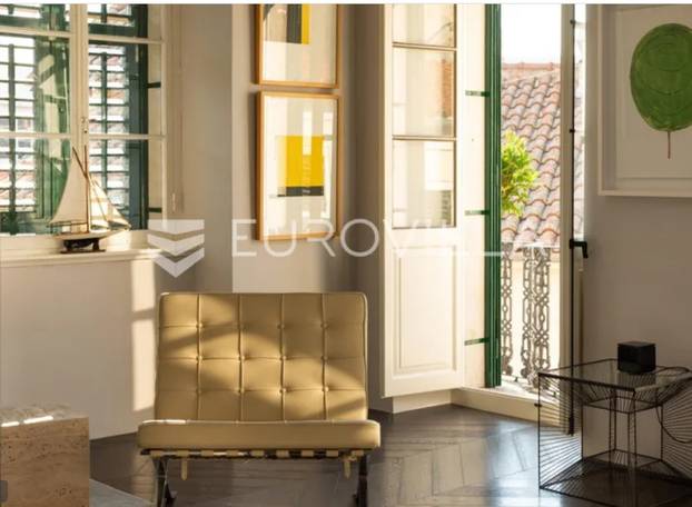 FOTO Prodaje se luksuzni stan u šibenskoj palači: Cijena mu je 700.000 eura, ima 90 kvadrata