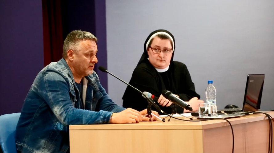 Thompson predavao o vjeri u školi uz Čavoglave i Za dom...