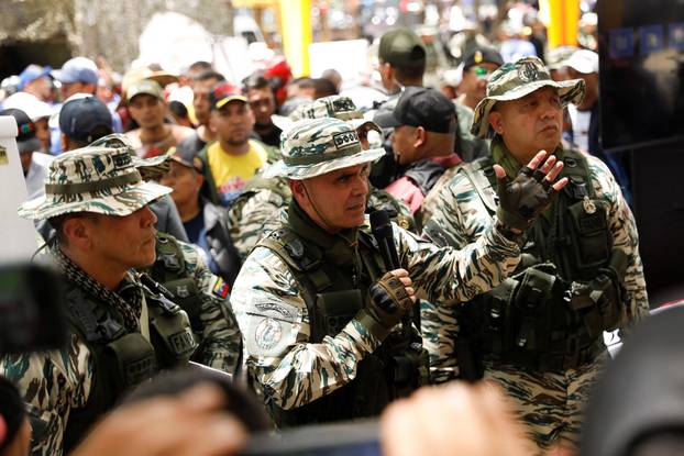 Venezuela holds drills to train citizens in weapon handling