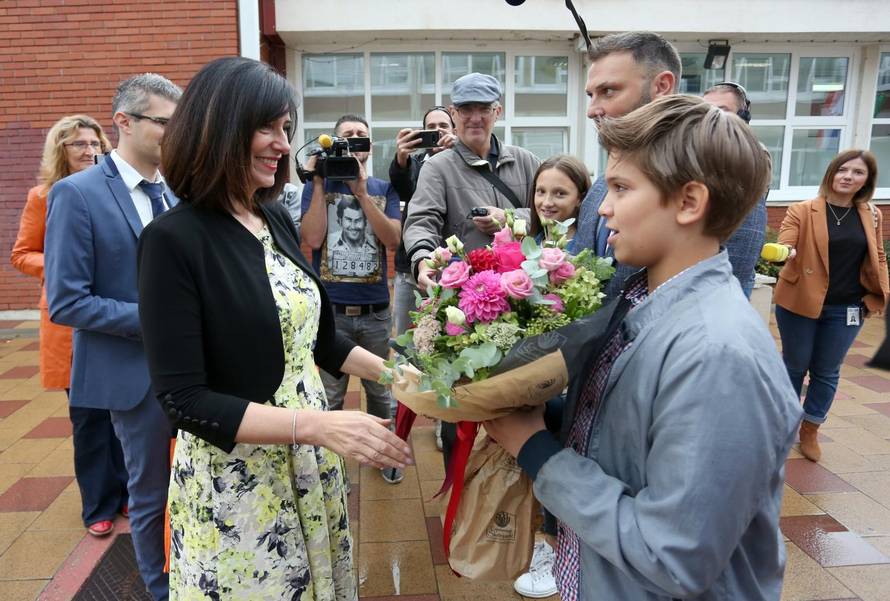 Zagreb: Ministrica BlaÅ¾enka Divjak posjetila Osnovnu Å¡kolu GraÄani