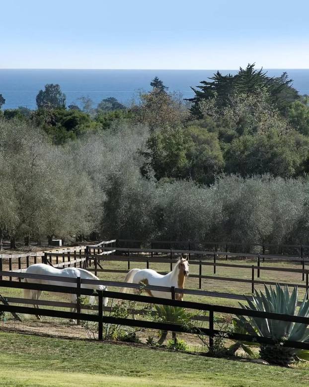 FOTO Zavirite u modernu vilu milijunašice! Ovako izgleda luksuzni ranč Kendall Jenner