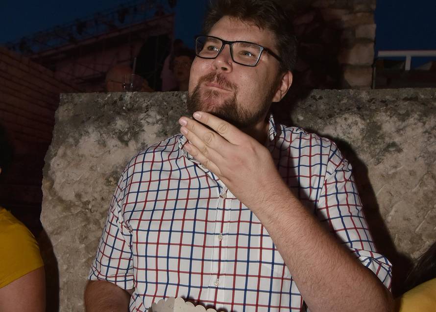 "S tatom znam i po nekoliko dana slagati Lego kockice"