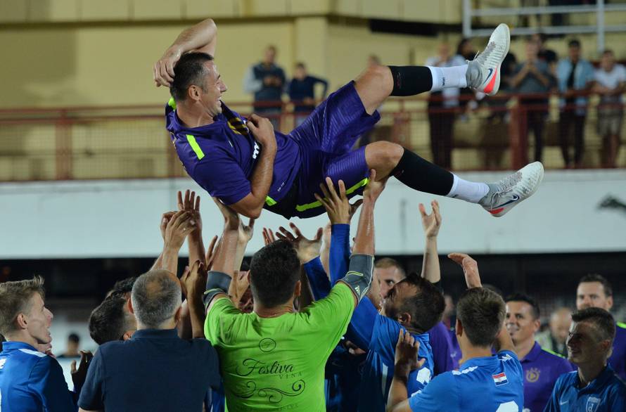 Spektakl na Šalati: Oprostio se Franja, Boysi rasplakali Shalu