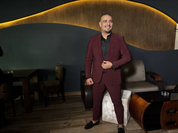 Darko i Katarina Lazić proslavili prvi rođendan od kćeri Srne u Pećincima