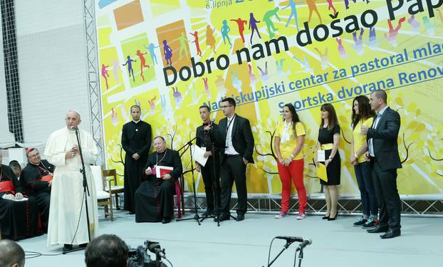 Sarajevo: Papa se družio s mladima u Nadbiskupijskom centru za mlade 