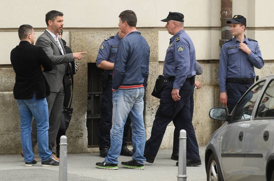 Incident ispred suda: Vikali na majku ubijene pa su se potukli