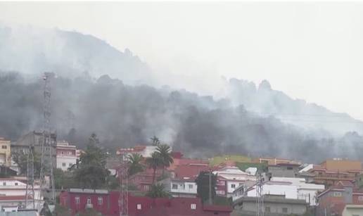 VIDEO Šumski požari opet bukte na Tenerifima, zbog vjetra se brzo šire. Evakuirali tisuće ljudi