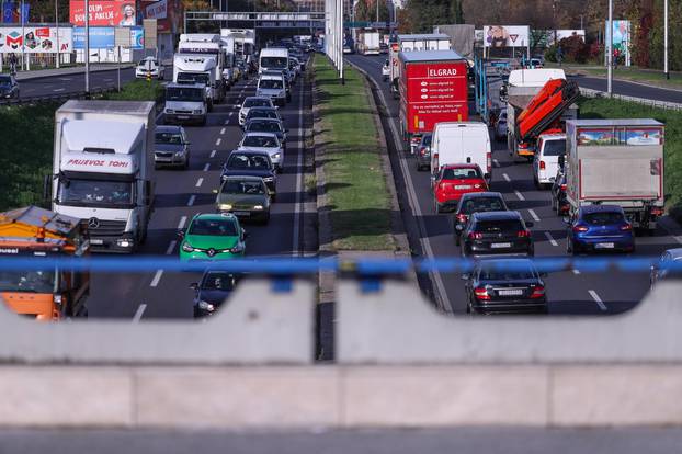 Cestovni prijevoznici prosvjeduju; od jutra usporena vožnja kroz Zagreb
