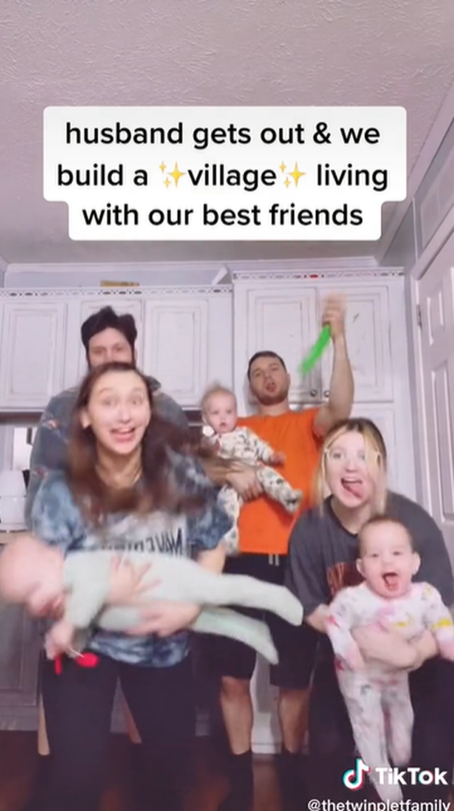 Dvije najbolje prijateljice žive s muževima pod istim krovom: To je sjajno za odgoj naše djece!