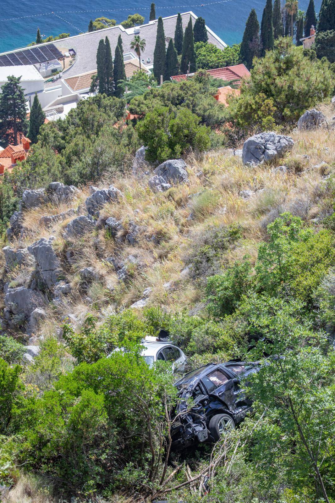 Dva automobila sletjela u provaliju nedaleko Dubrovnika