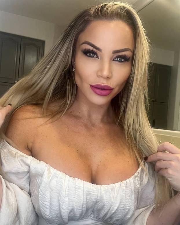 FOTO Za nju kažu da je najseksi medicinska sestra Instagrama