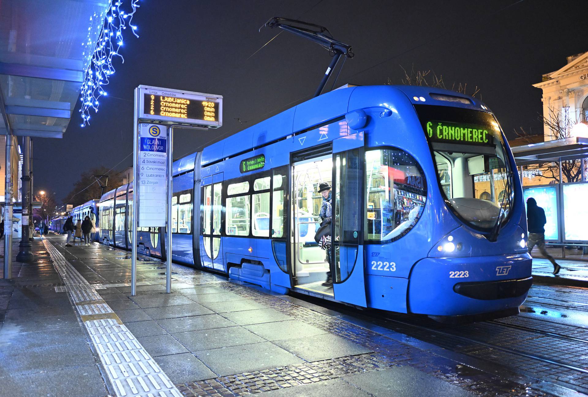 Zagreb: Zet-ova "šestica" iskočila iz tračnica kod Trga kralja Tomislava