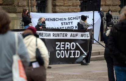 Prosvjed u Njemačkoj: Traže strože mjere i duži lockdown