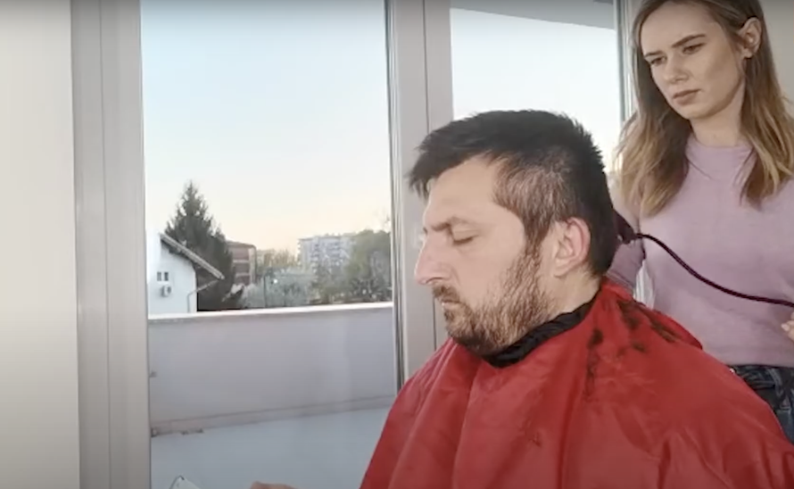 'Kod šišanja muškarca doma pazite svoje prste i njegove uši'