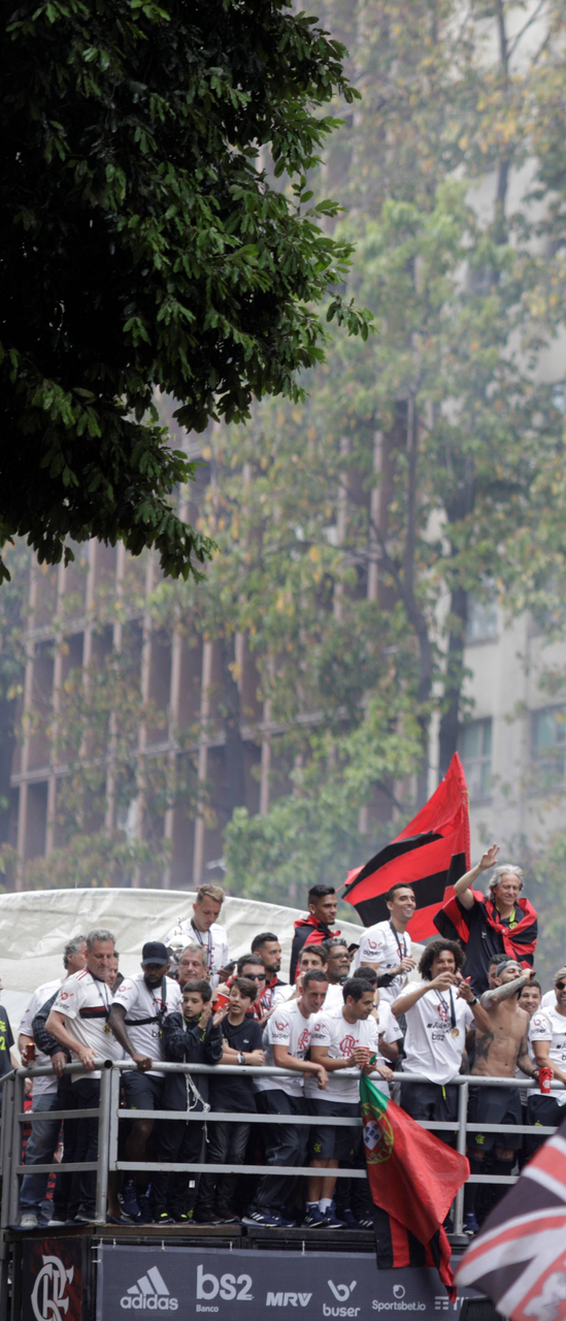 Lude scene u Riju: Rijeke ljudi slavile Flamengo pa izbio kaos