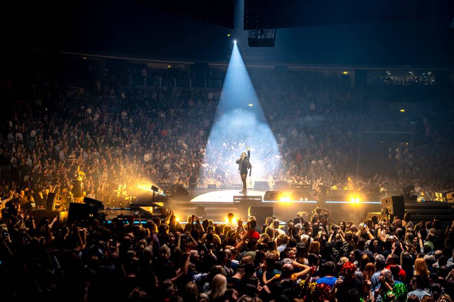 Ritam 90-ih: Glazba koja nas je držala na nogama – i na životu