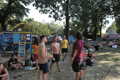 Atmosfera u kampu u sklopu Exit festivala