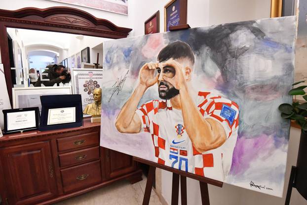 Varaždin: Otvorena prva samostalna izložba Ivone Dragičević