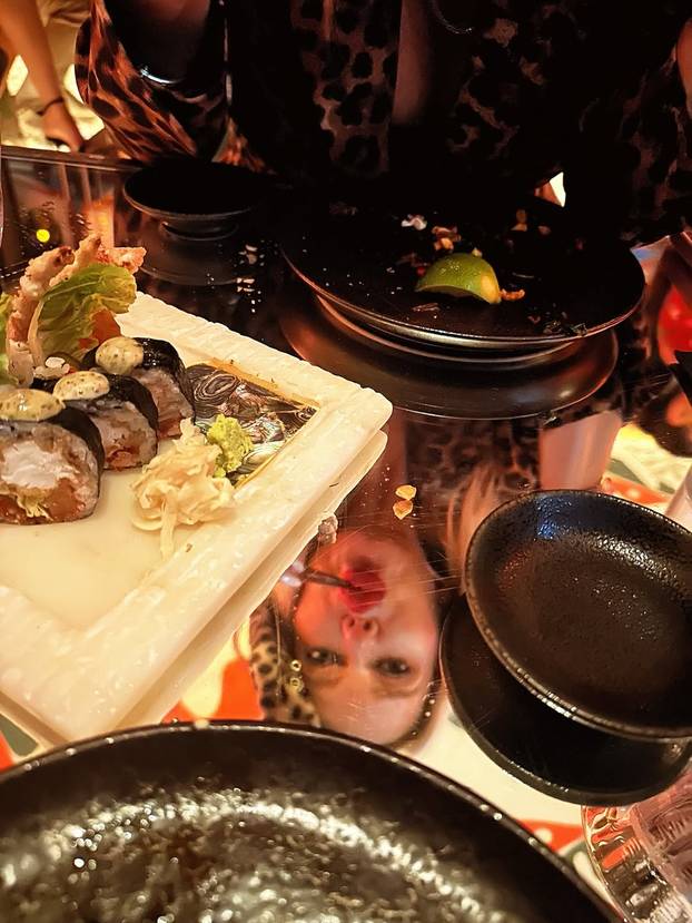 FOTO Neukrotiva 'leopard' Maja i dalje sa Šimom osvaja Dubai: Pogledajte glamurozni izlazak...