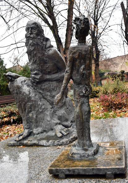 Slavonski Brod: Skulpture likova iz bajki omiljene dječje spisateljice Ivane Brlić-Mažuranić