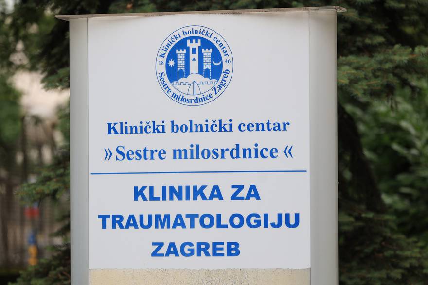 Izjavu za medije o zdravstvenom stanju muškarca koji se zapalio na Markovom trgu dali su predstavnici Klinike za traumatologiju