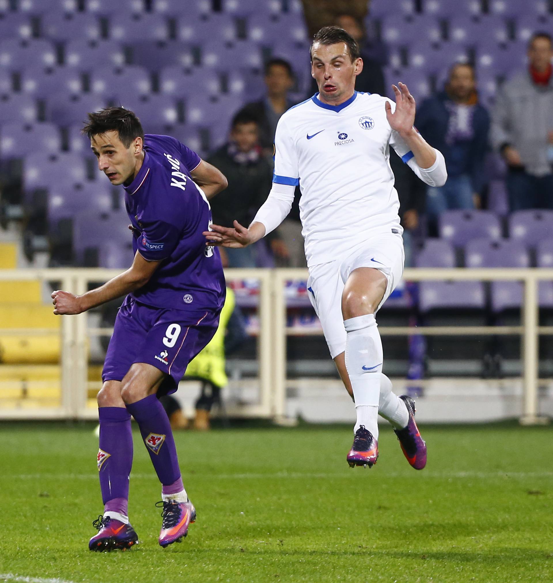 Fiorentina's Nikola Kalinic scores their second goal