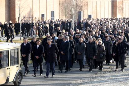 FOTO Oko tisuću ljudi ispratilo Ćiru, stigli  svi hrvatski izbornici