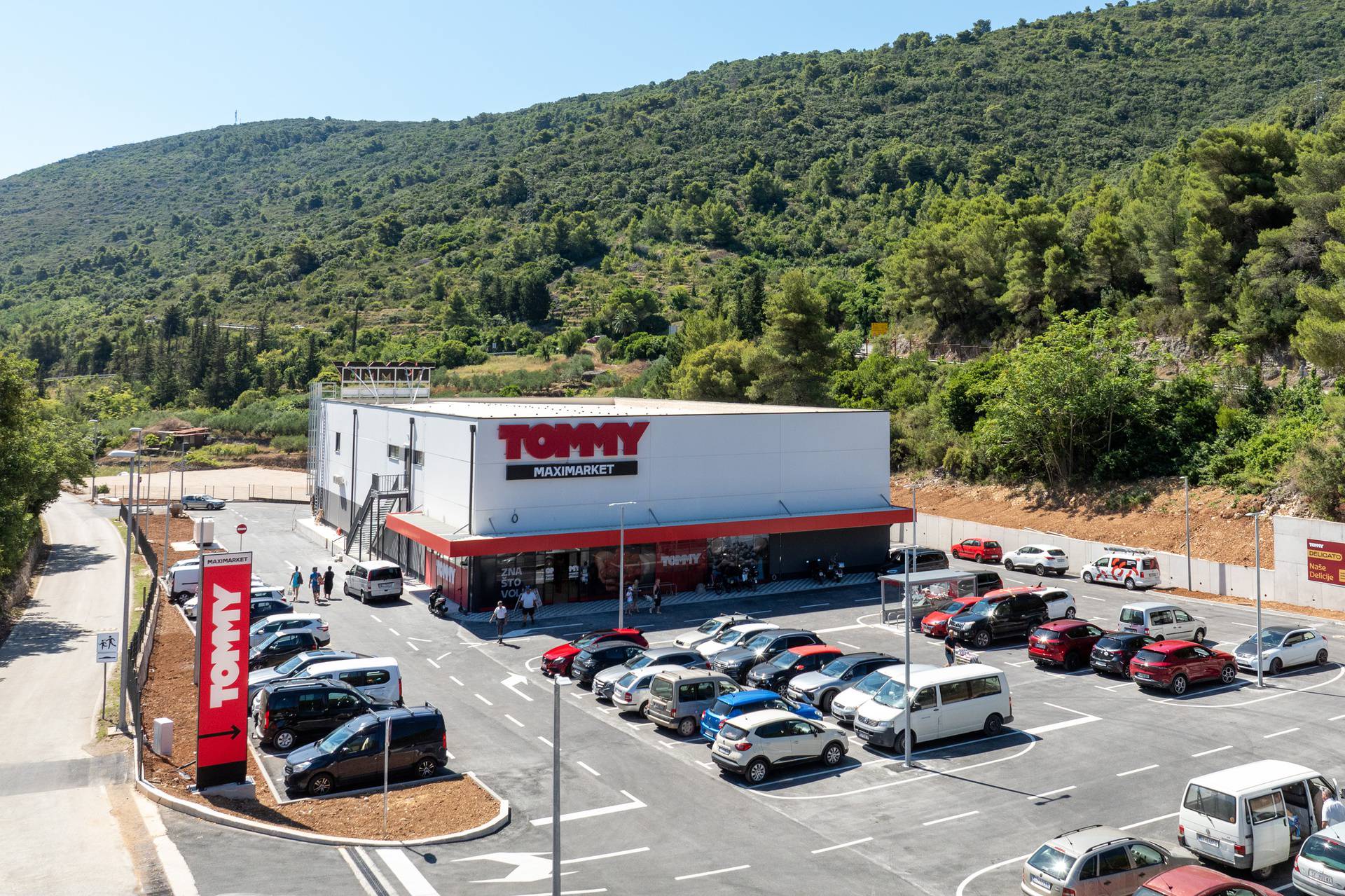 Tommy otvorio novo prodajno mjesto - supermarket u Zemuniku