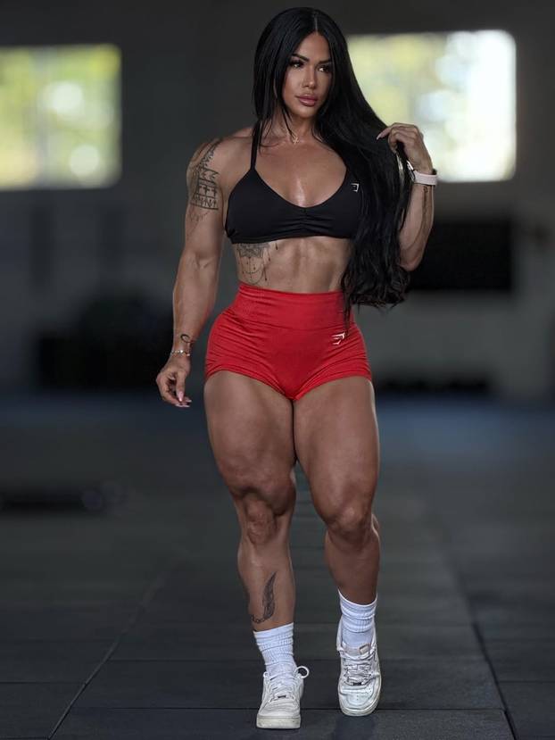 FOTO Patricia ima tijelo kojemu zavide čak i muškarci - Evo uz koje vježbe ostaje u formi