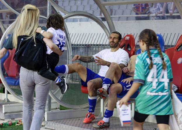 Split: Marko Livaja sa sinom i kćeri nakon utakmice