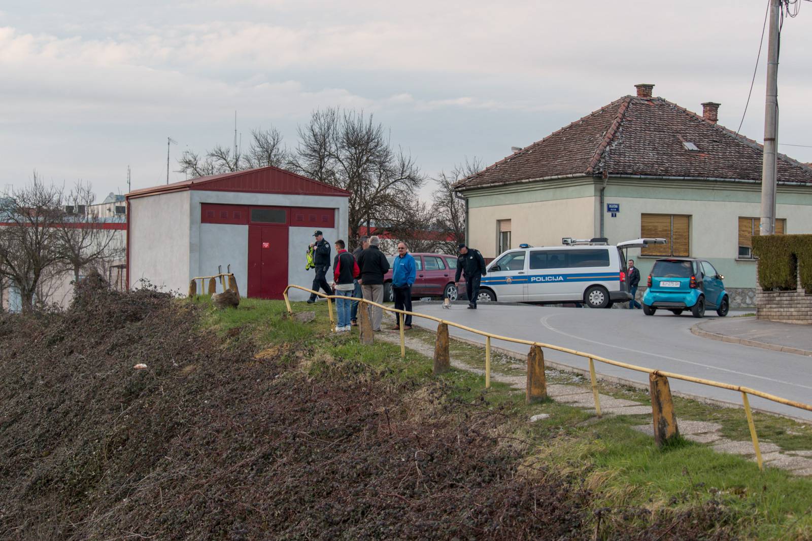 Nesreća u Bjelovaru: Audijem probio ogradu i sletio u kanal