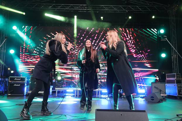 Zagreb: Koncert Želim život, zaklade Ana Rukavina na glavnom gradskom trgu