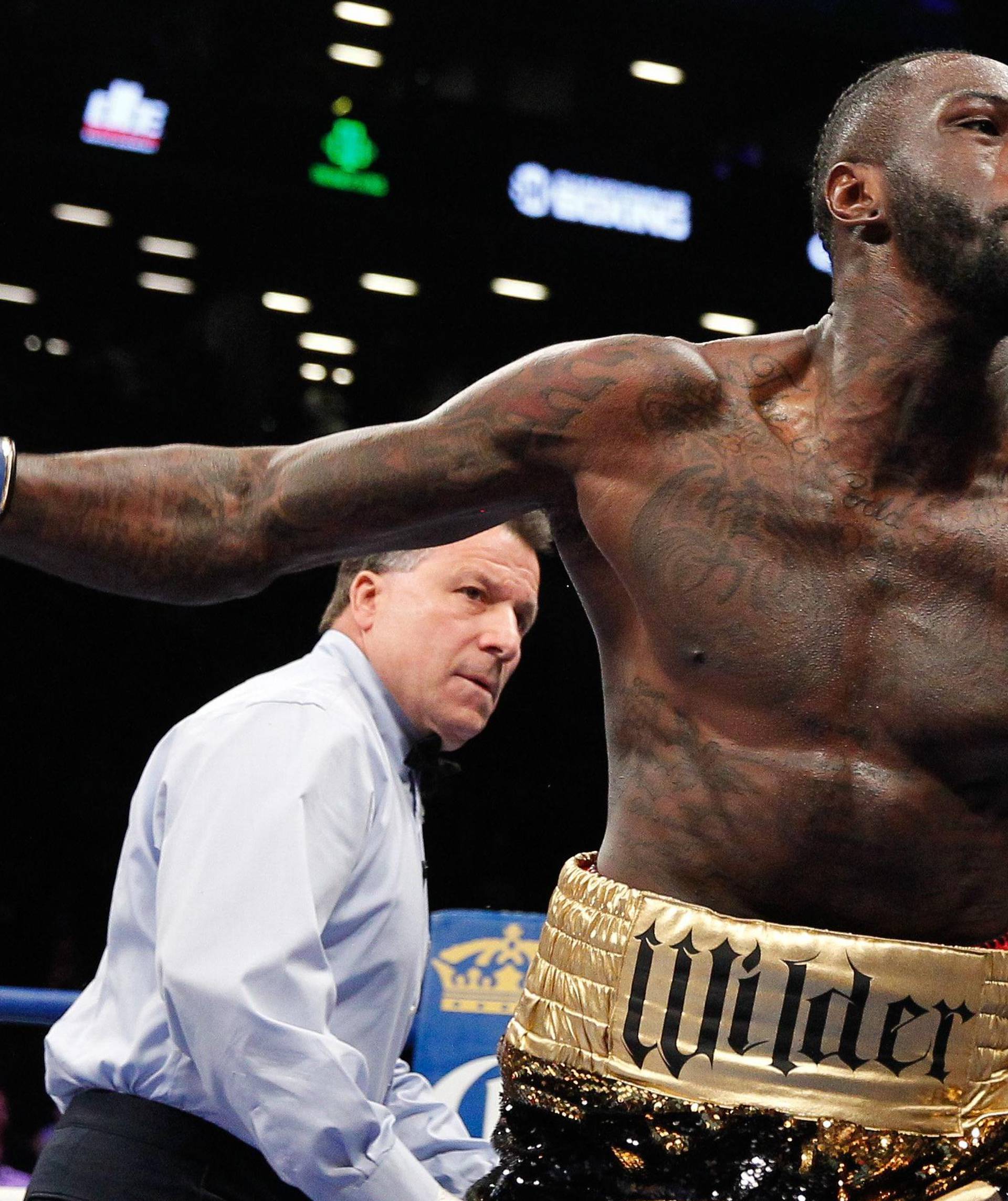 BOXING: NOV 04 Deontay Wilder v Bermane Stiverne