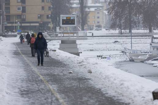 Sti&zcaron;e novi ledeni val i minusi: Temperature &cacute;e pasti do -10&deg;C