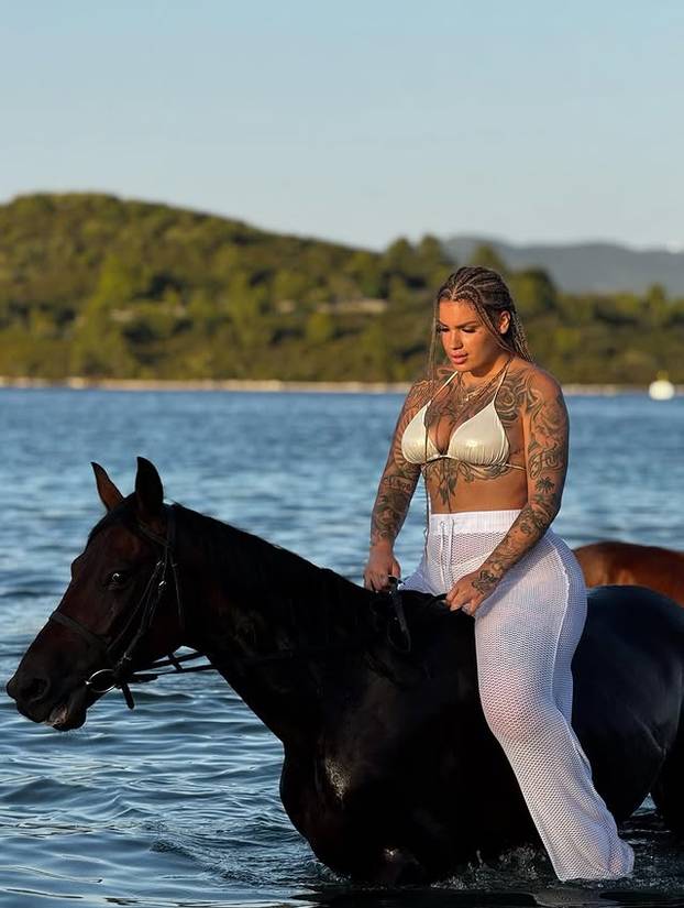 FOTO Od Hrvatske do svijeta: Svi žele da ih Marina tetovira