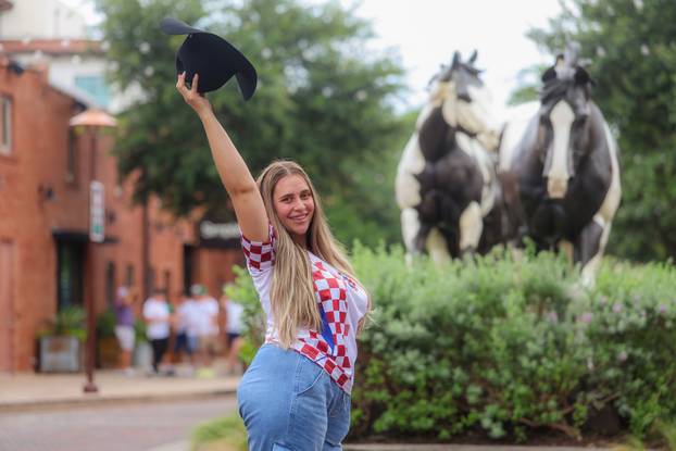 Teksas: Hrvatska navijačica Una prošetala je povijesnom četvrti Fort Worth Stockyards