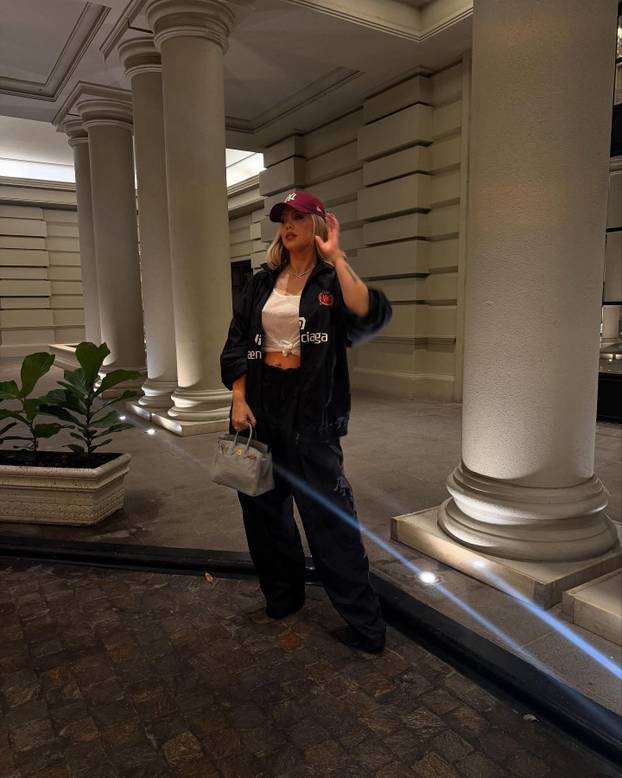 FOTO Godina nova, a Wanda po starom. Tange, bujni dekolte i novi partner: 'Prava ljubav...'