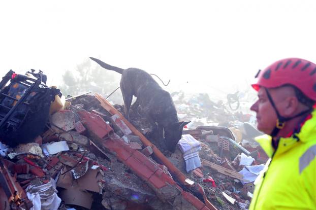 Posljedice potresa u selu Majska Poljana