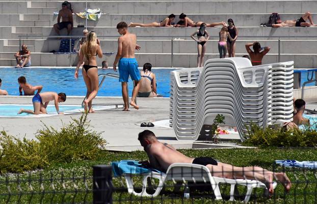 Slavonski Brod: Gradski bazeni na Vijušu pravo su ozvježenje od nepodnošljivih ljetnih vrućina