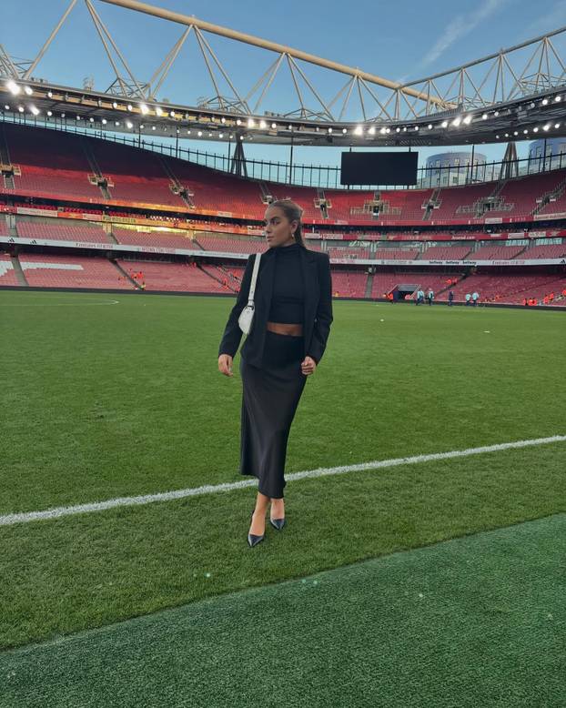 Alisha je prošlost. Zvijezda Brazila sad se spetljala s kćeri legende Arsenala. Tek joj je 19