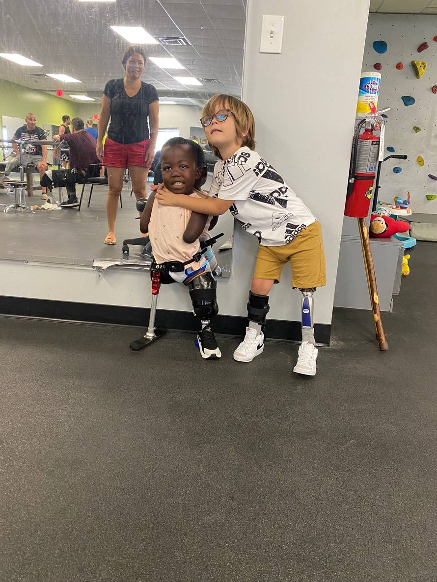 Šimun se vraća kući s još jedne operacije u SAD-a te je isprobao avion: 'Mama, želim biti pilot!'