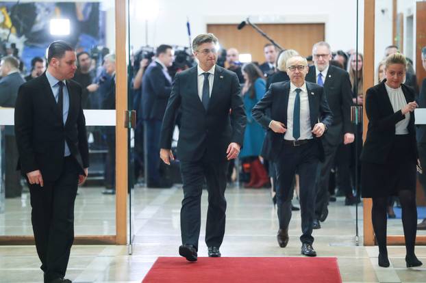 Zagreb: Dolazak uzvanika za inauguraciju Zorana Milanovića