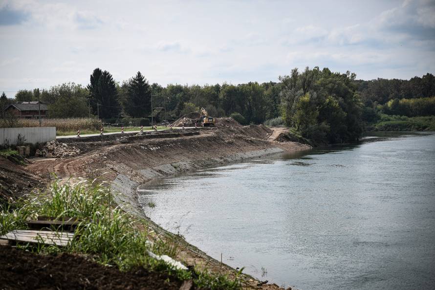 Karlovac: Pripreme grada za poplavu