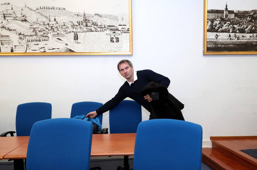 U kožnoj jakni i s fudbalerkom Dolački se 'furao' na Gibsona