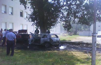 U Borovu se kraj toplane s plinom zapalio Fiat Bravo