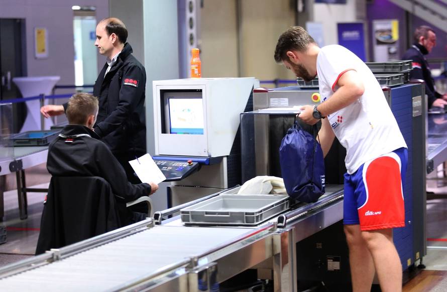 Pripreme u ZraÄnoj luci Franjo TuÄman uoÄi noÄne utrke 00:24