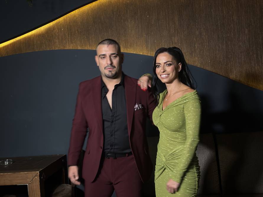 Darko i Katarina Lazić proslavili prvi rođendan kćeri Srne u Pećincima