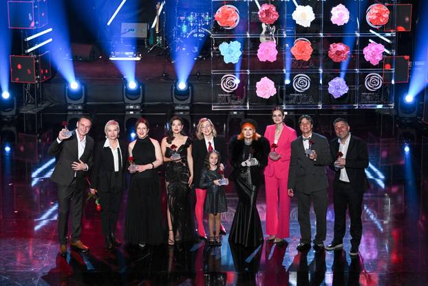 Zagreb: Zajednička fotografija dobitnika nagrade Večernjakova ruža