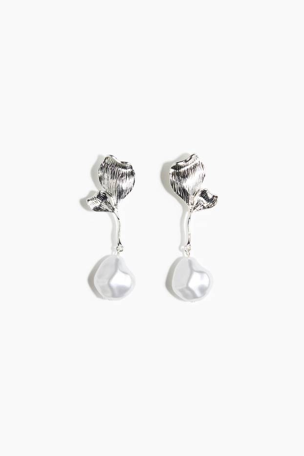 Pregledali smo ponudu! Ovo su najljepše naušnice ove sezone