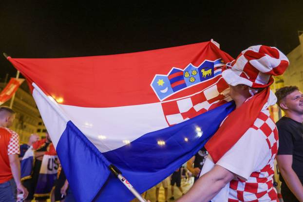 Zagreb: Zagreb: Navijači zauzeli mjesta unatoč tome što utakmice između Hrvatske i Portugala počinje u jedan sat